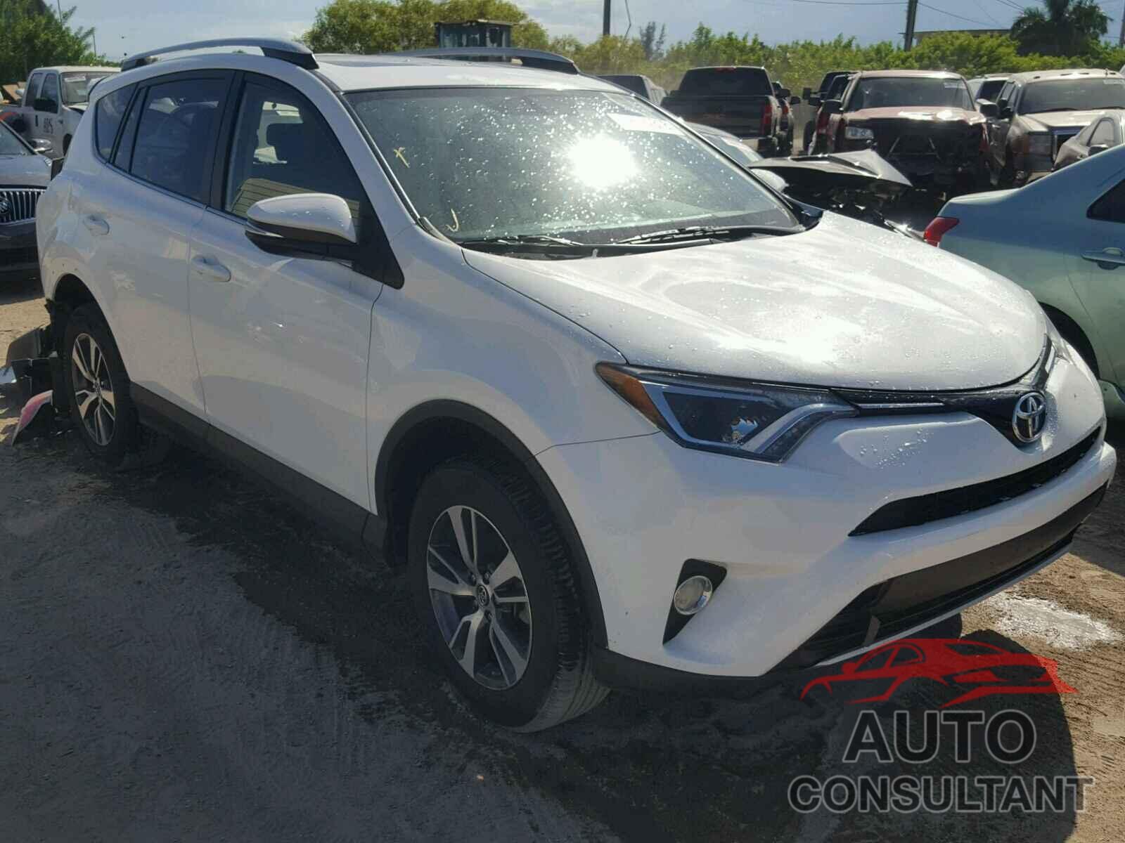 TOYOTA RAV4 XLE 2016 - JTMWFREV8GJ078466