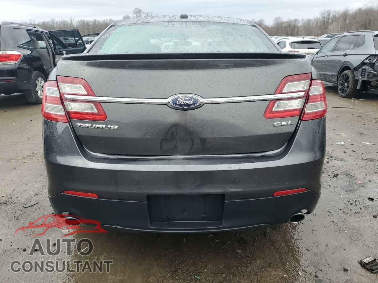 FORD TAURUS 2017 - 1FAHP2E85HG112486