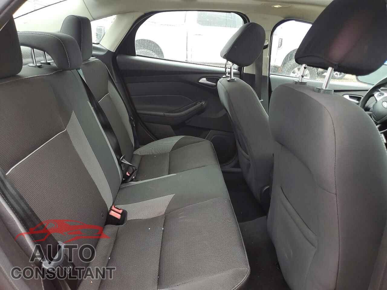 FORD FOCUS 2014 - 1FADP3F29EL437546