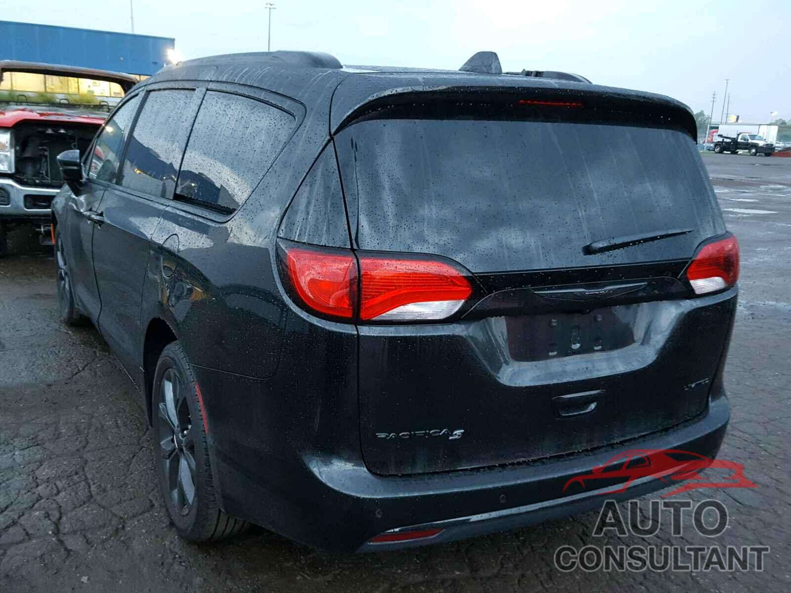 CHRYSLER PACIFICA LIMITED 2018 - 2C4RC1GG0JR235383