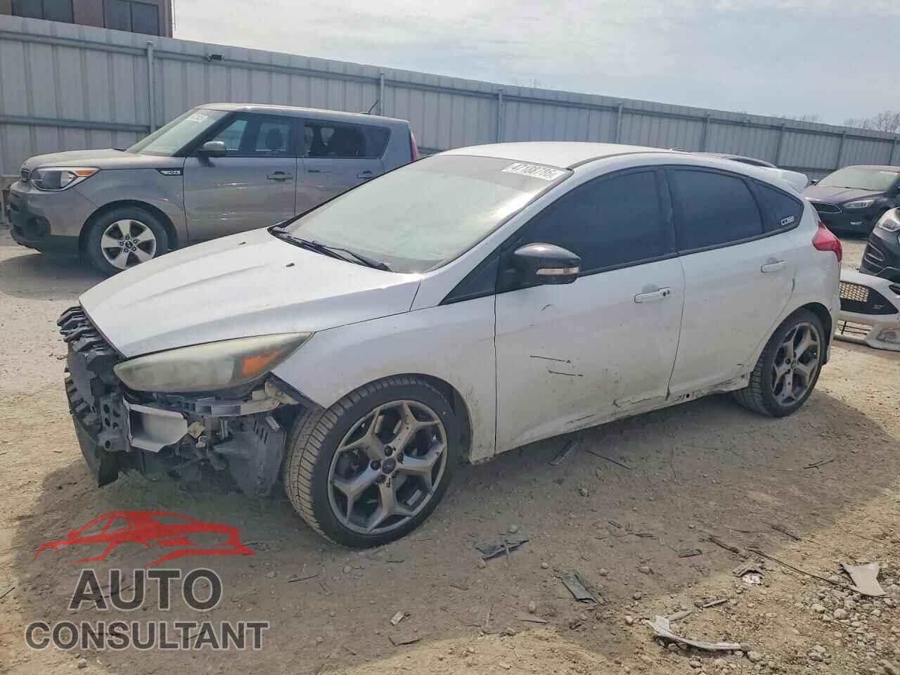 FORD FOCUS 2017 - 1FADP3L93HL210567