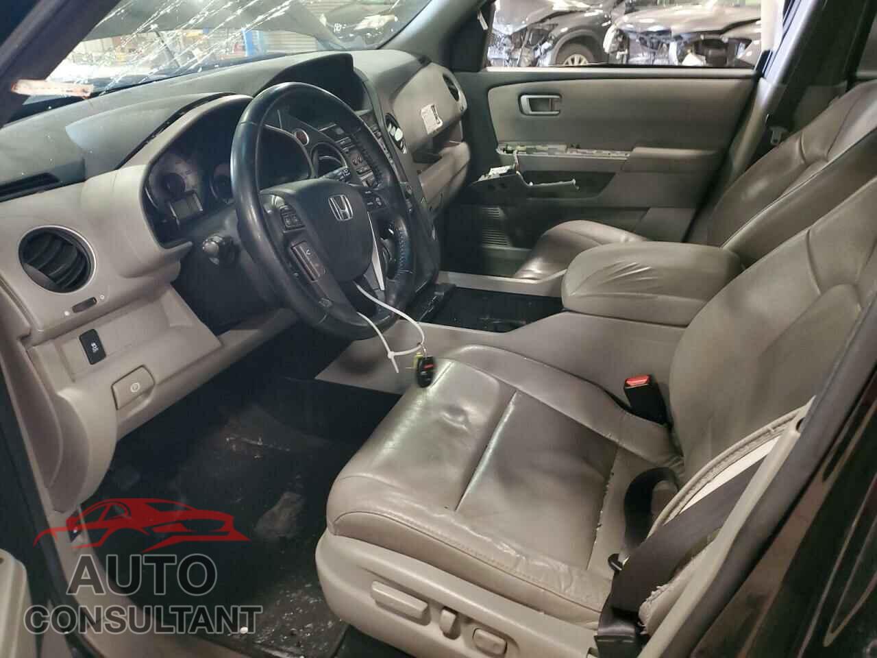 HONDA PILOT 2013 - 5FNYF4H50DB054625