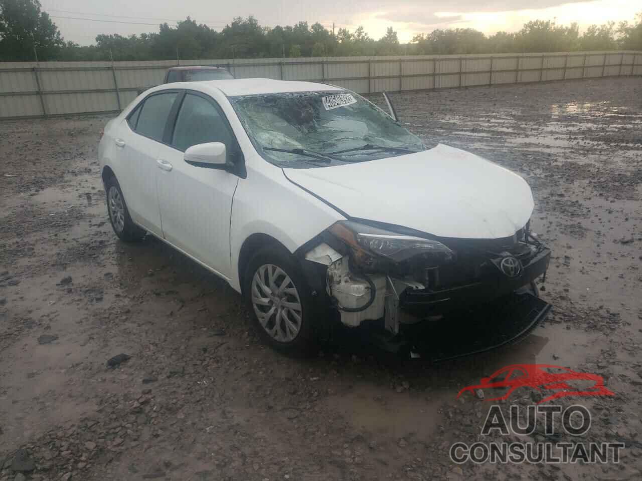 TOYOTA COROLLA 2018 - 5YFBURHEXJP828243