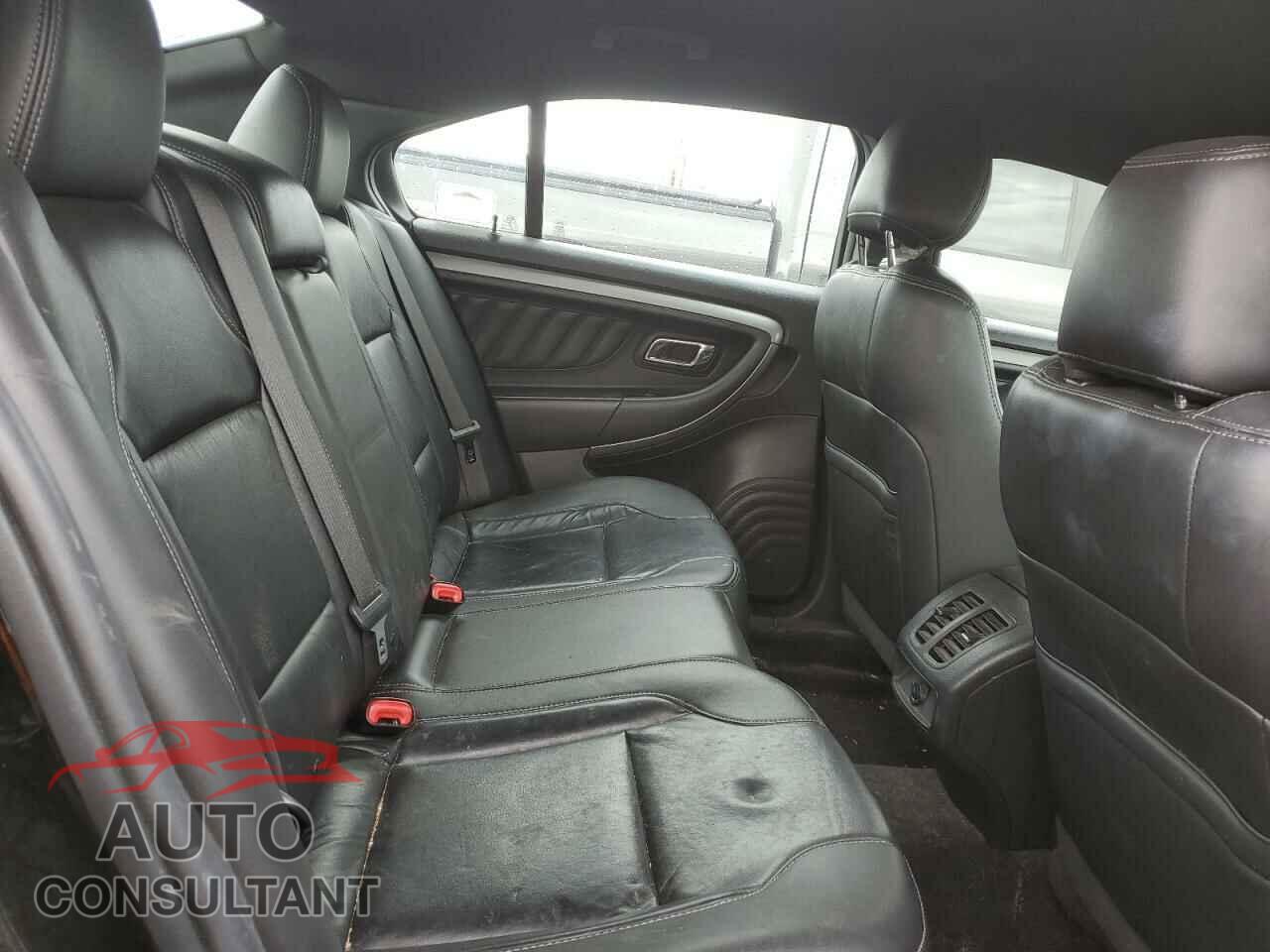 FORD TAURUS 2018 - 1FAHP2E80JG102390