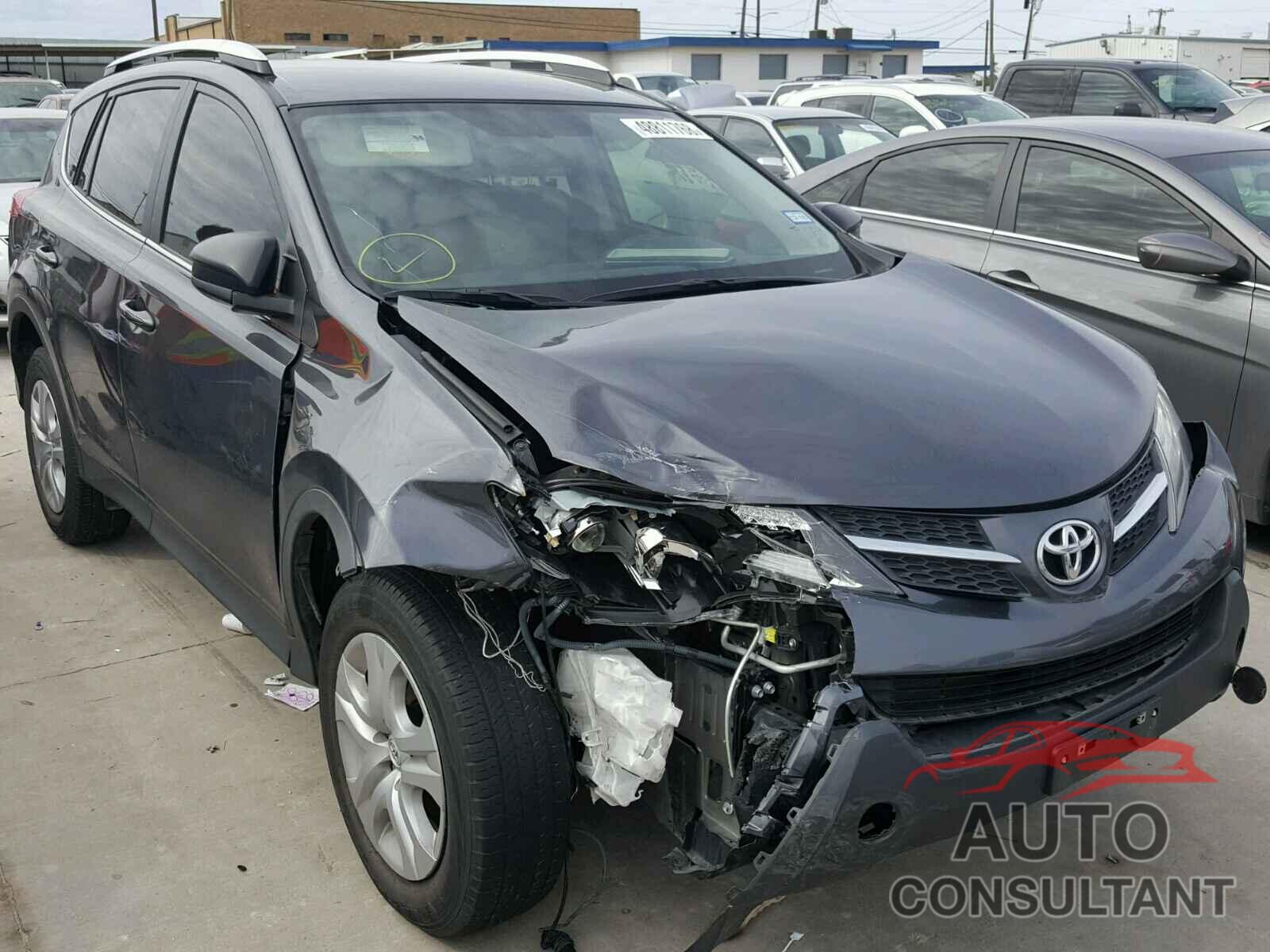 TOYOTA RAV4 LE 2015 - JTMZFREV1FD047537