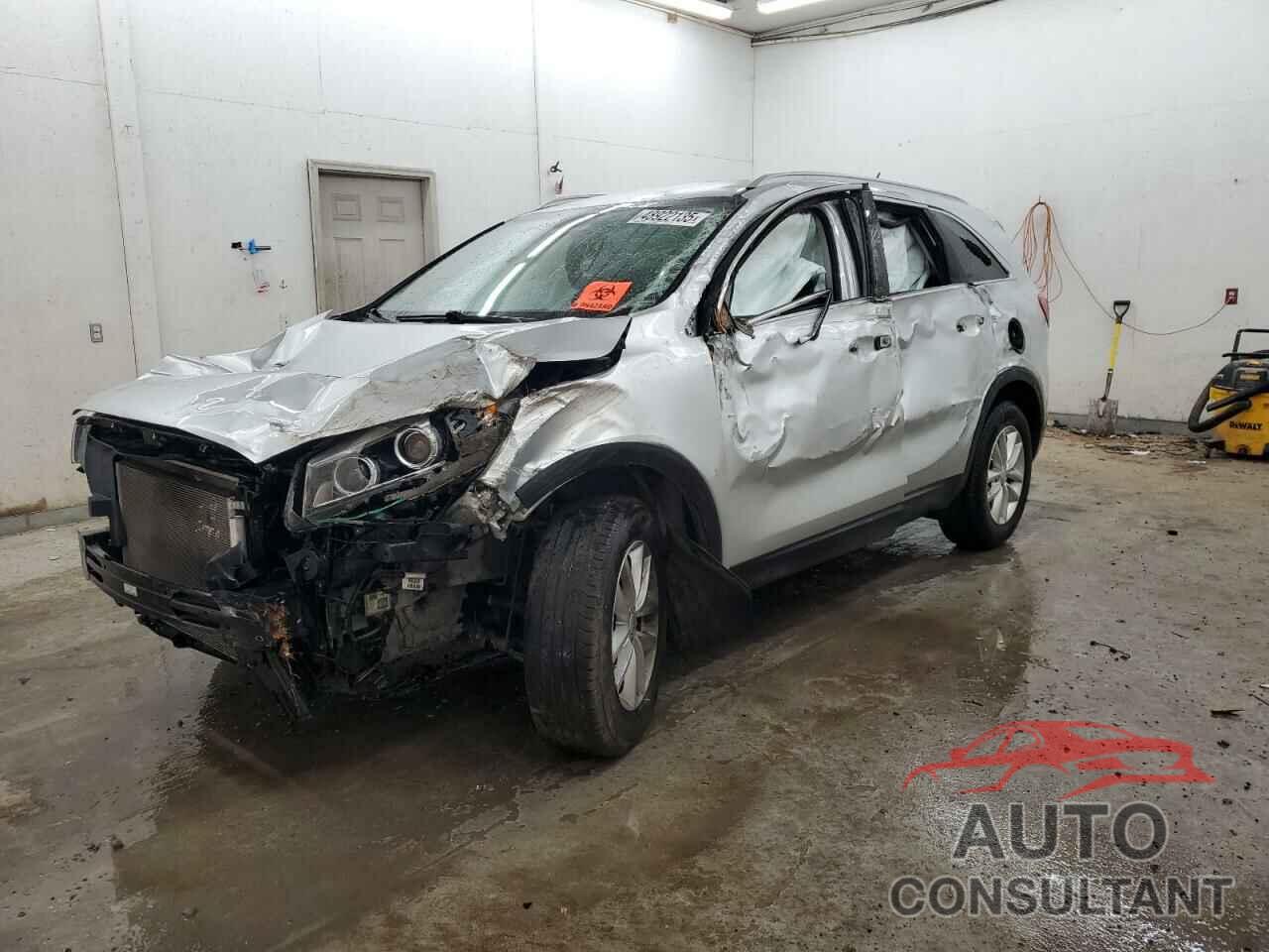 KIA SORENTO 2017 - 5XYPG4A57HG223668