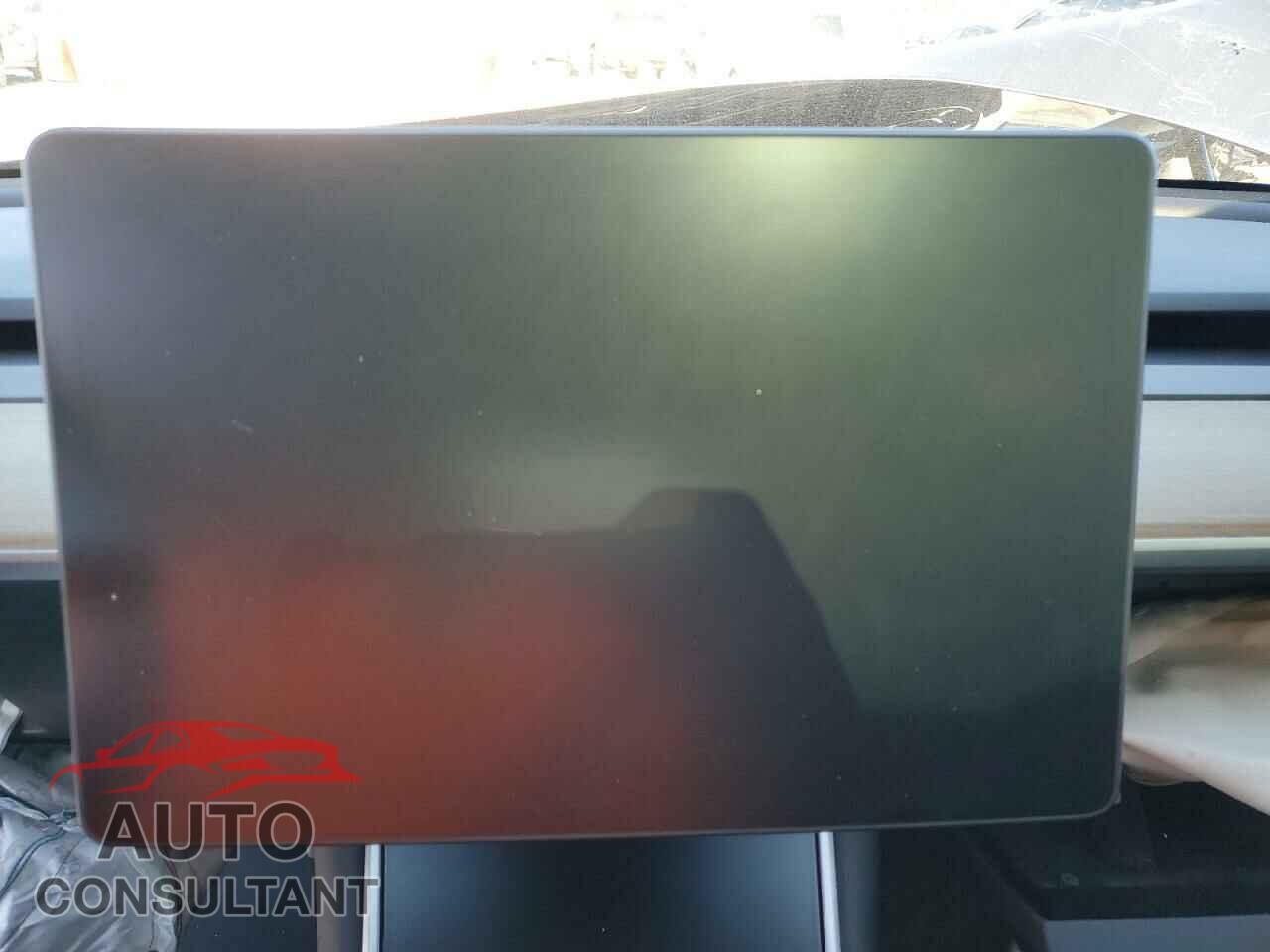 TESLA MODEL 3 2019 - 5YJ3E1EB5KF432649