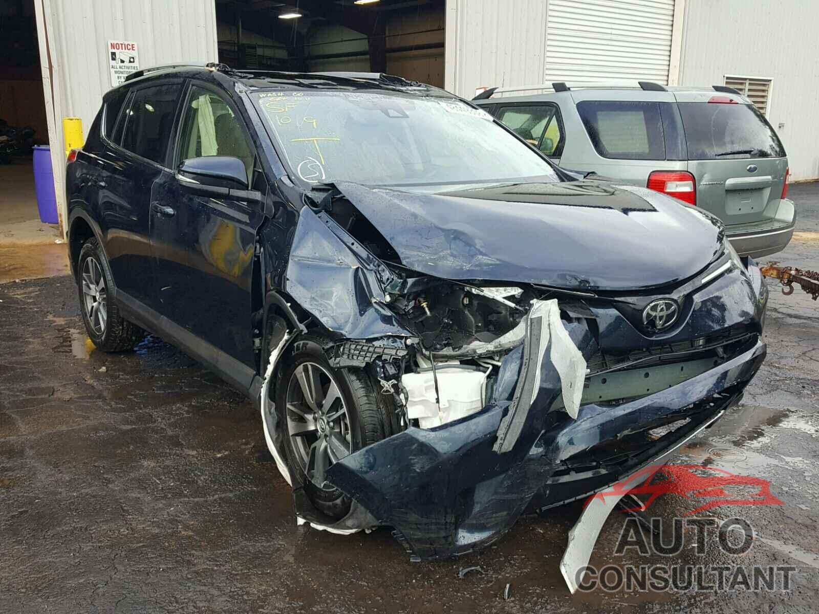 TOYOTA RAV4 XLE 2017 - JTMWFREV9HJ717634