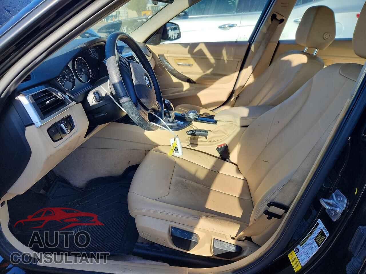 BMW 3 SERIES 2016 - WBA8A9C54GK617862