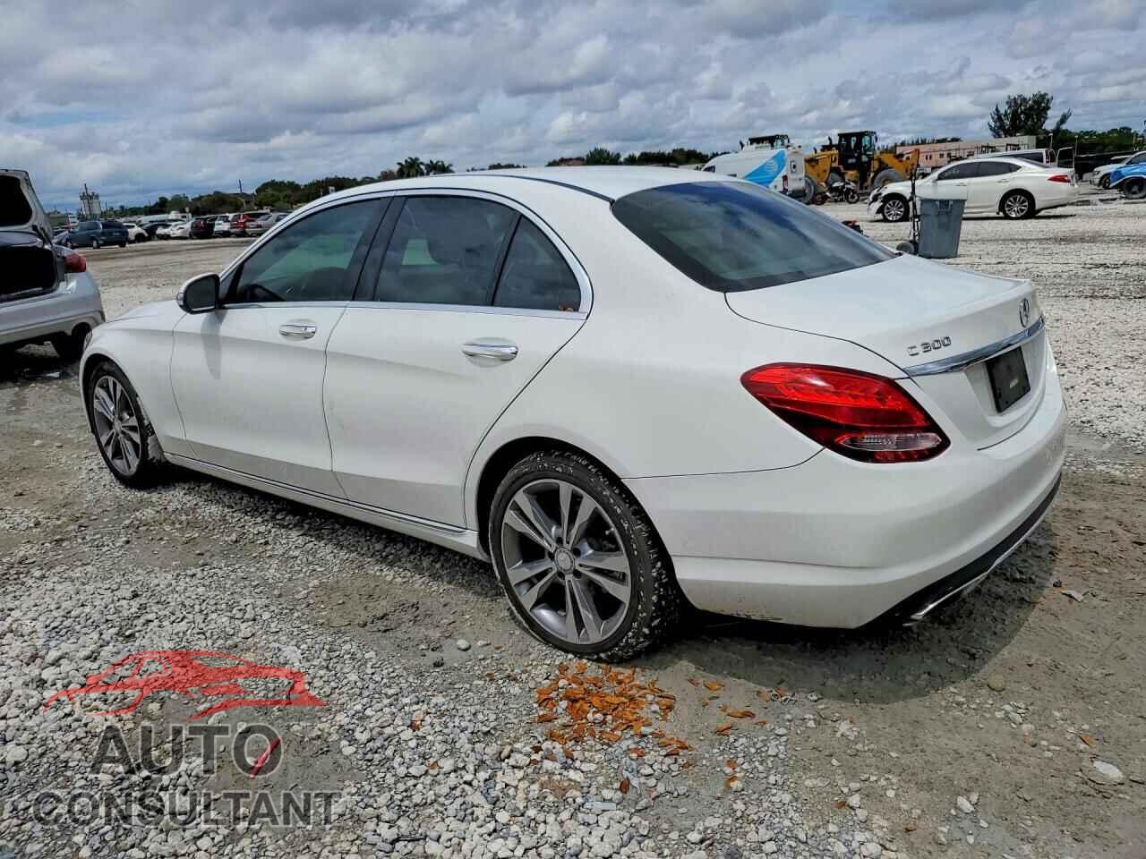 MERCEDES-BENZ C-CLASS 2015 - 55SWF4KB2FU017941