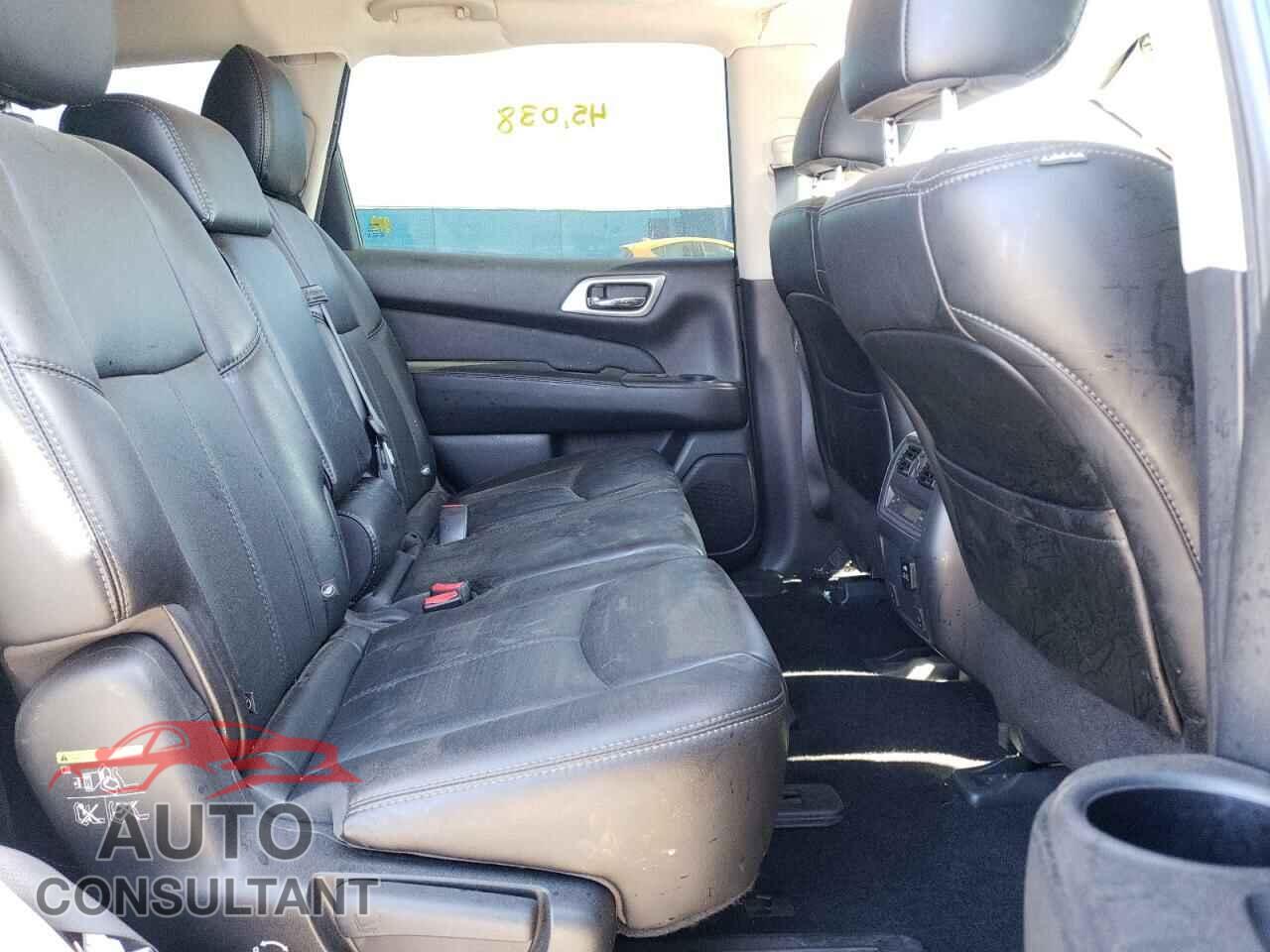 NISSAN PATHFINDER 2017 - 5N1DR2MMXHC621168