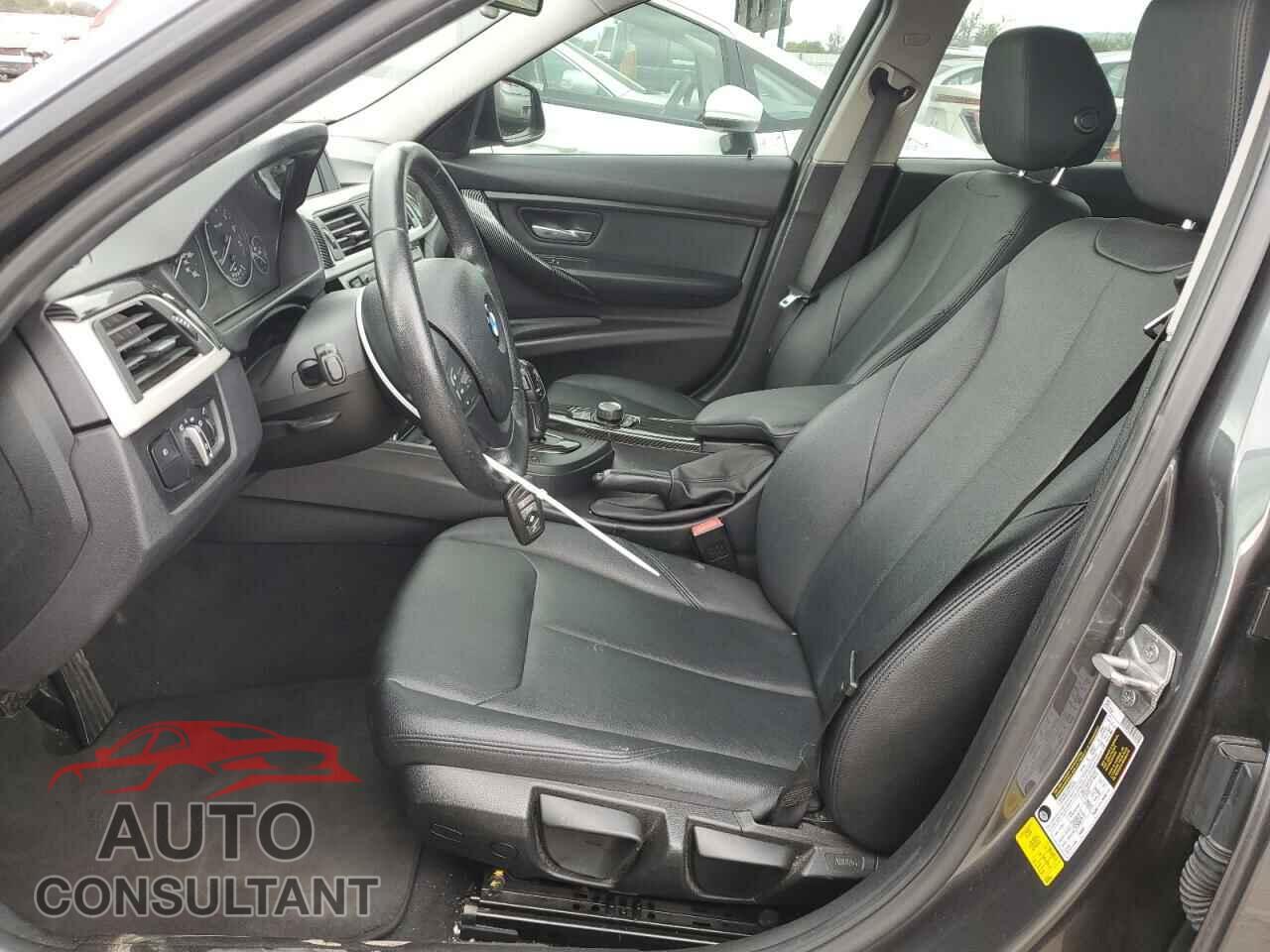 BMW 3 SERIES 2016 - WBA8E1G55GNU11139