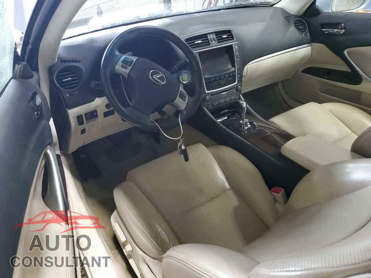 LEXUS IS 2011 - JTHFF2C24B2521178