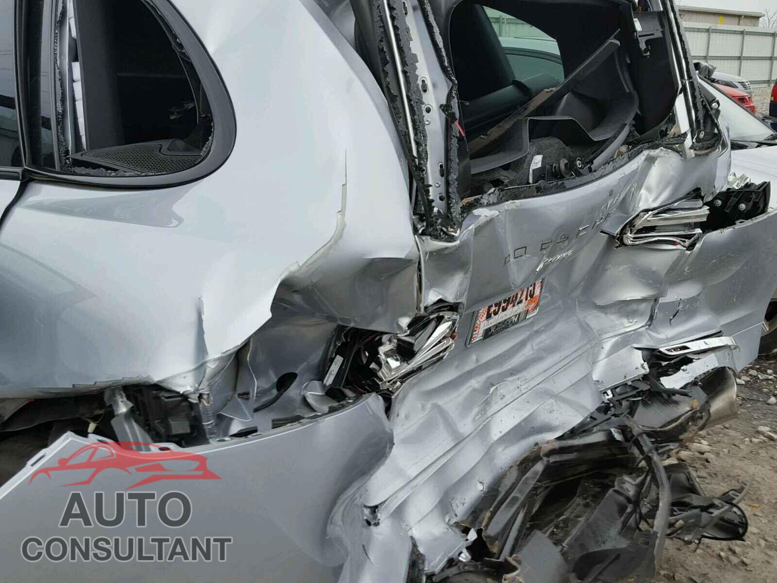 PORSCHE CAYENNE 2017 - WP1AA2A27HKA89397