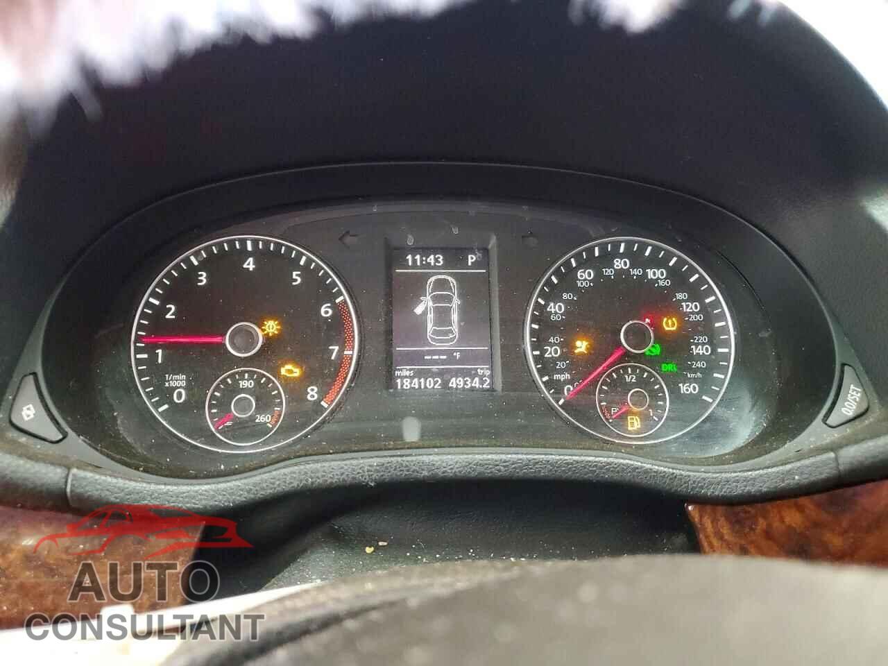 VOLKSWAGEN PASSAT 2012 - 1VWCM7A39CC012313