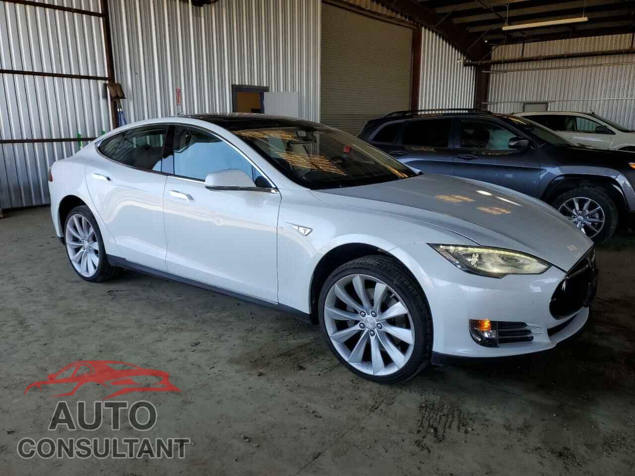 TESLA MODEL S 2013 - 5YJSA1CN0DFP09831
