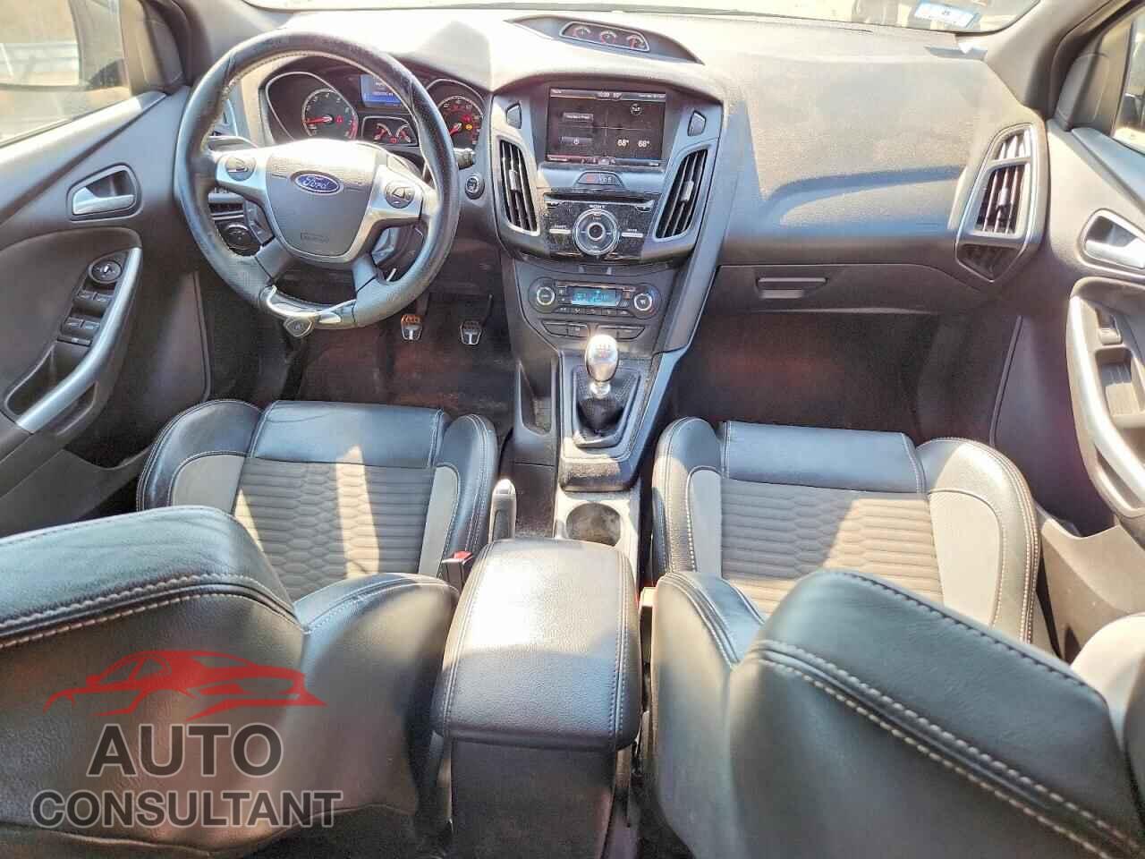 FORD FOCUS 2013 - 1FADP3L95DL178862