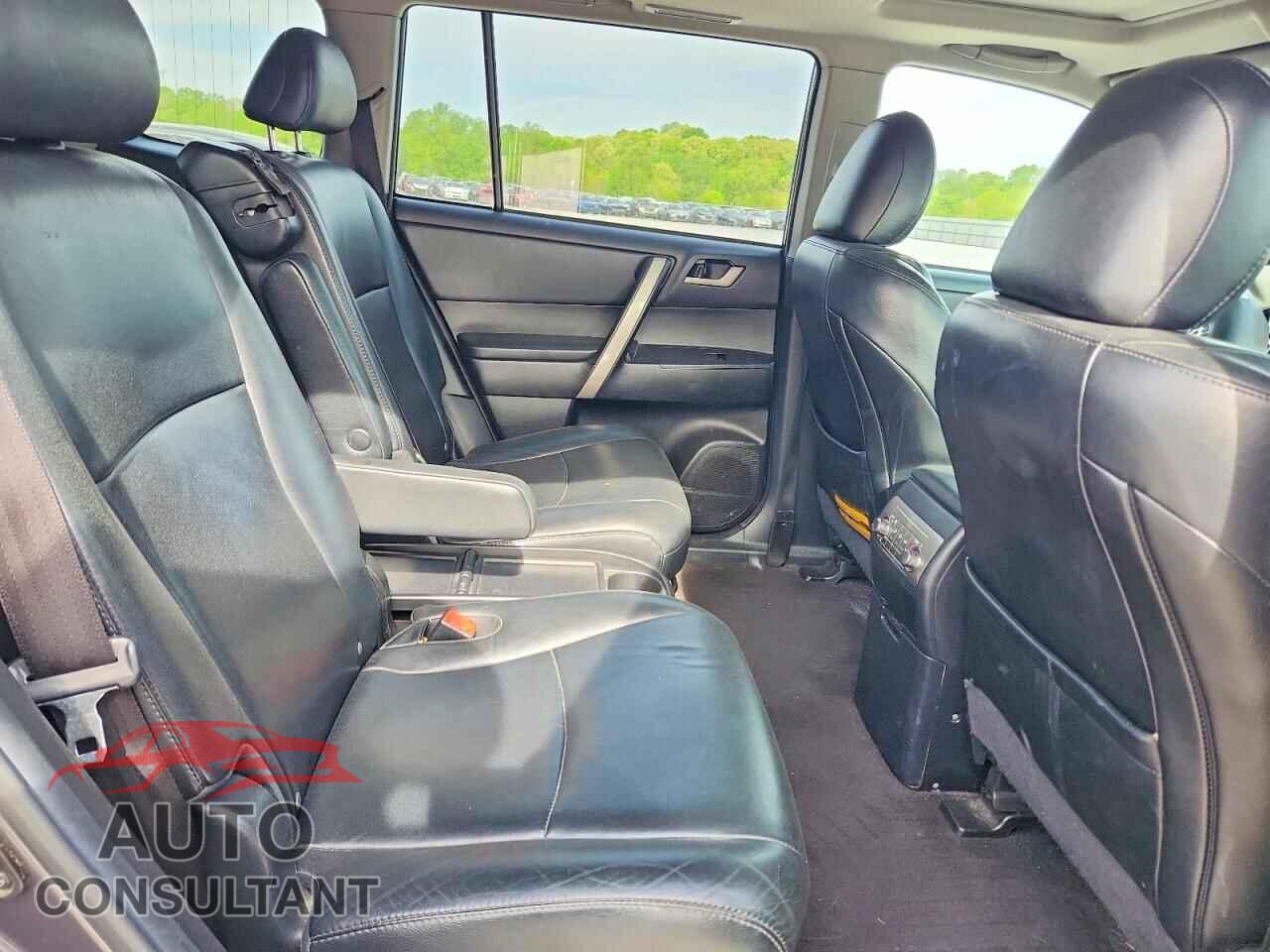 TOYOTA HIGHLANDER 2011 - 5TDBK3EH7BS044645