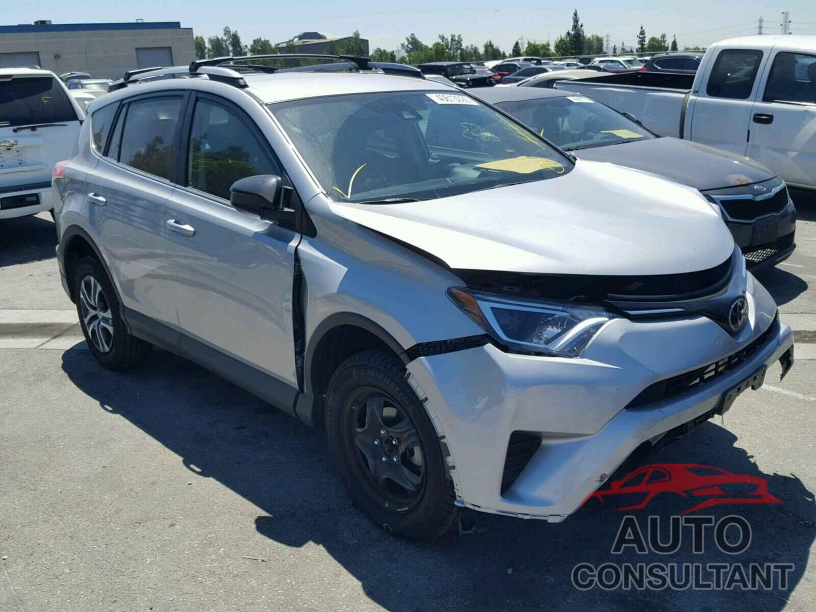 TOYOTA RAV4 LE 2018 - 2T3ZFREVXJW451156