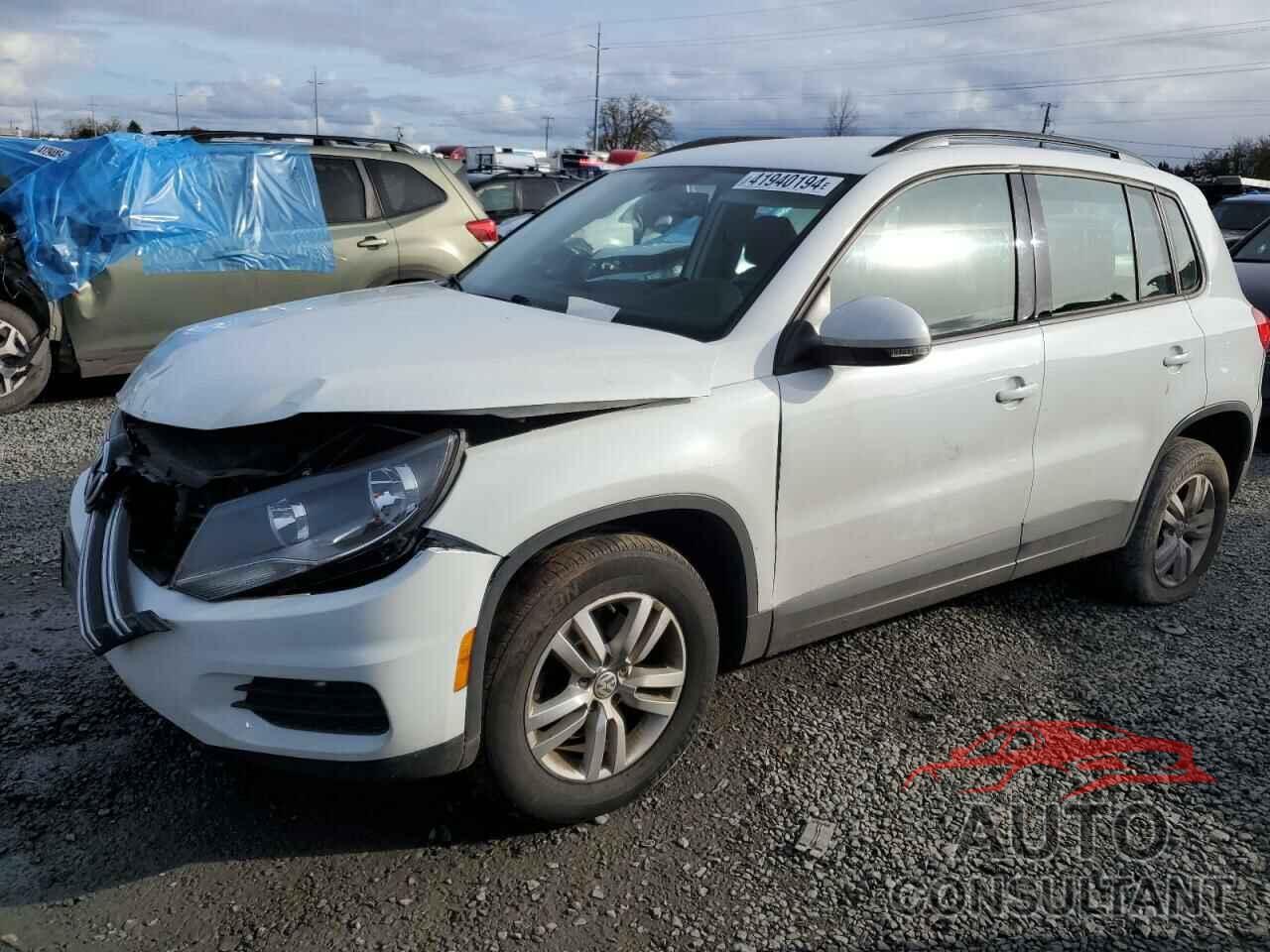 VOLKSWAGEN TIGUAN 2017 - WVGBV7AX7HW512678