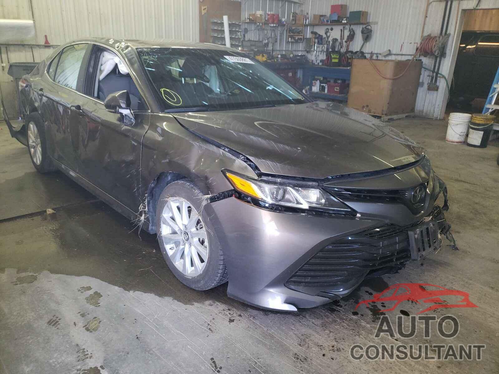 TOYOTA CAMRY 2018 - 4T1B11HK3JU609607