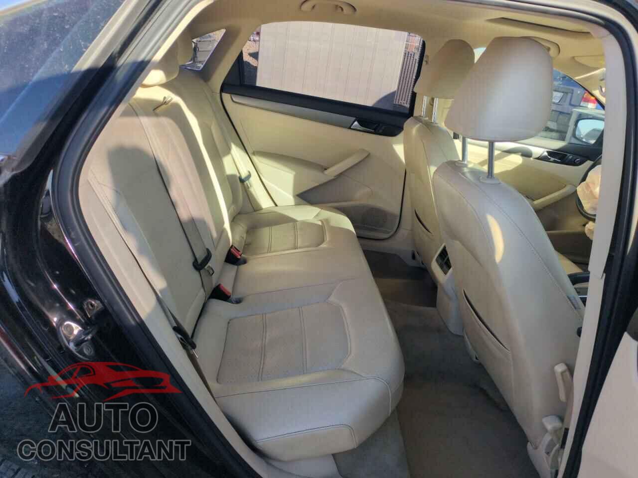 VOLKSWAGEN PASSAT 2014 - 1VWBN7A38EC002934