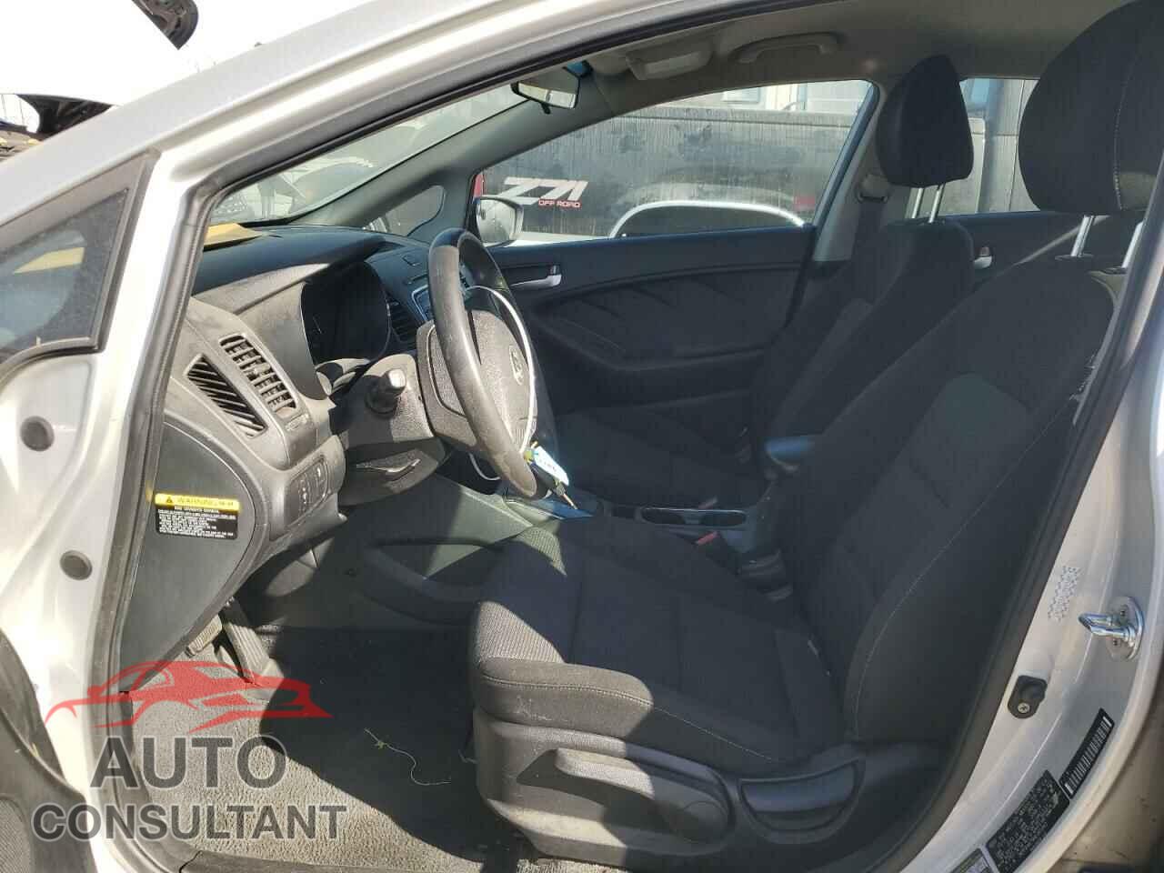 KIA FORTE 2017 - 3KPFK4A79HE065343