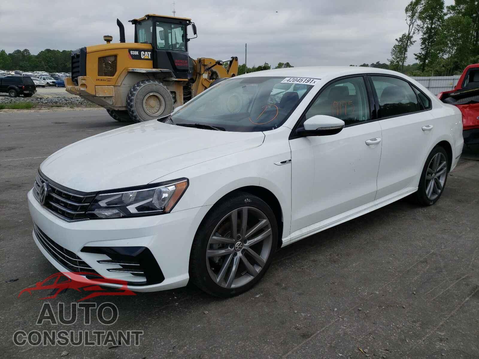 VOLKSWAGEN PASSAT 2018 - 1VWAA7A35JC046875