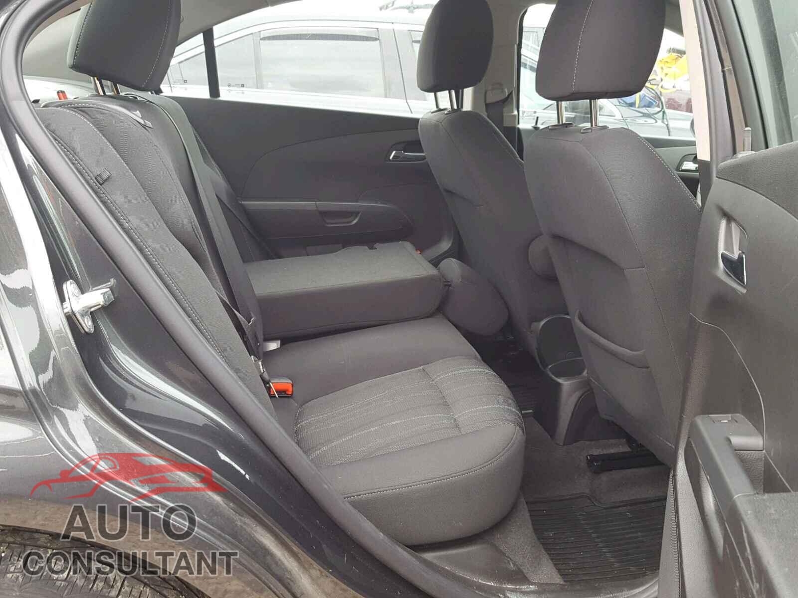 CHEVROLET SONIC 2017 - 1G1JD5SH6H4119211