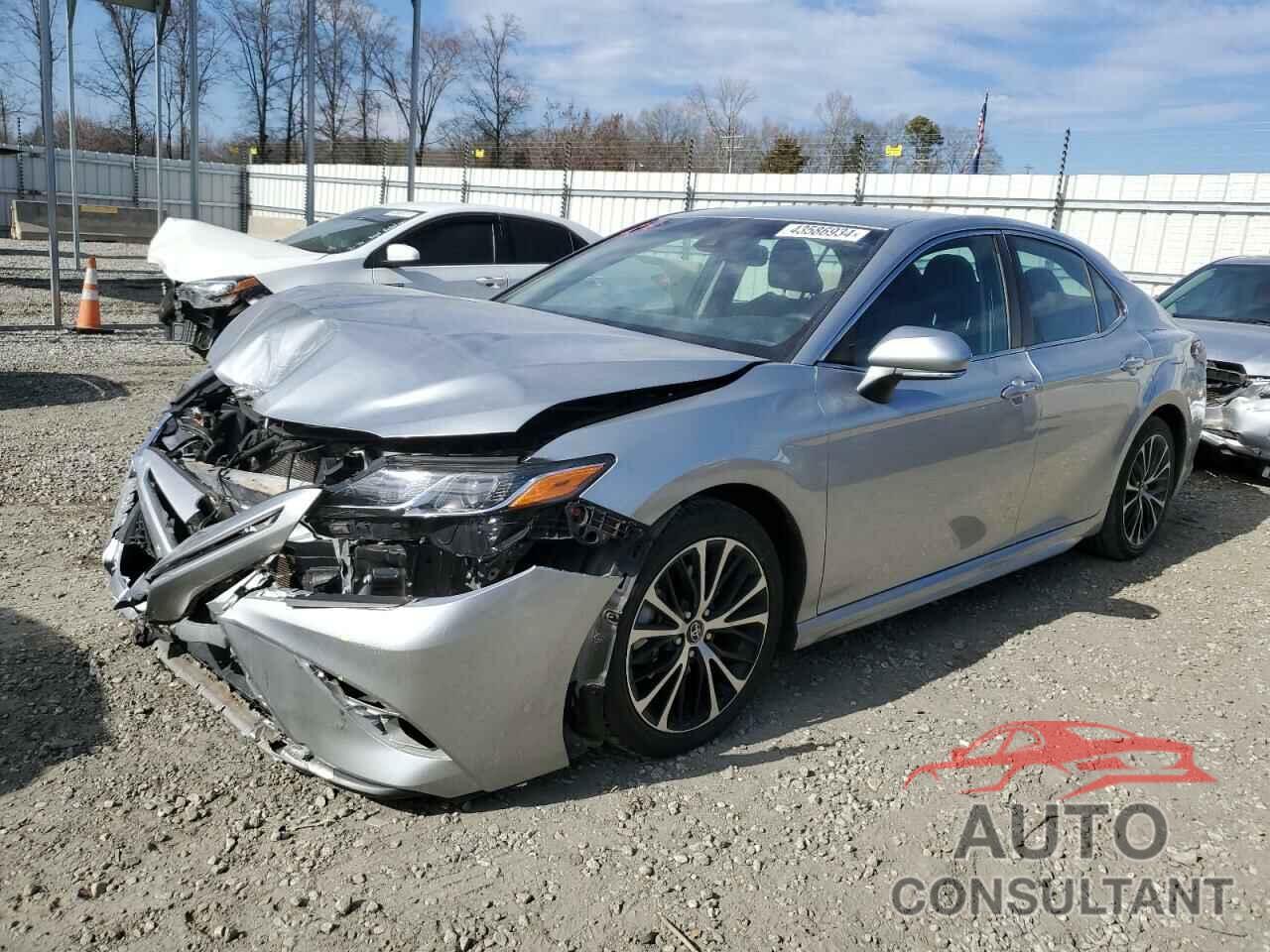 TOYOTA CAMRY 2018 - 4T1B11HK7JU031916