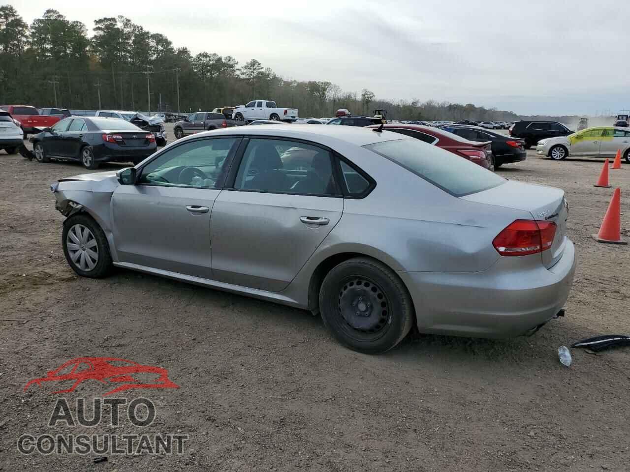 VOLKSWAGEN PASSAT 2013 - 1VWAP7A30DC060962
