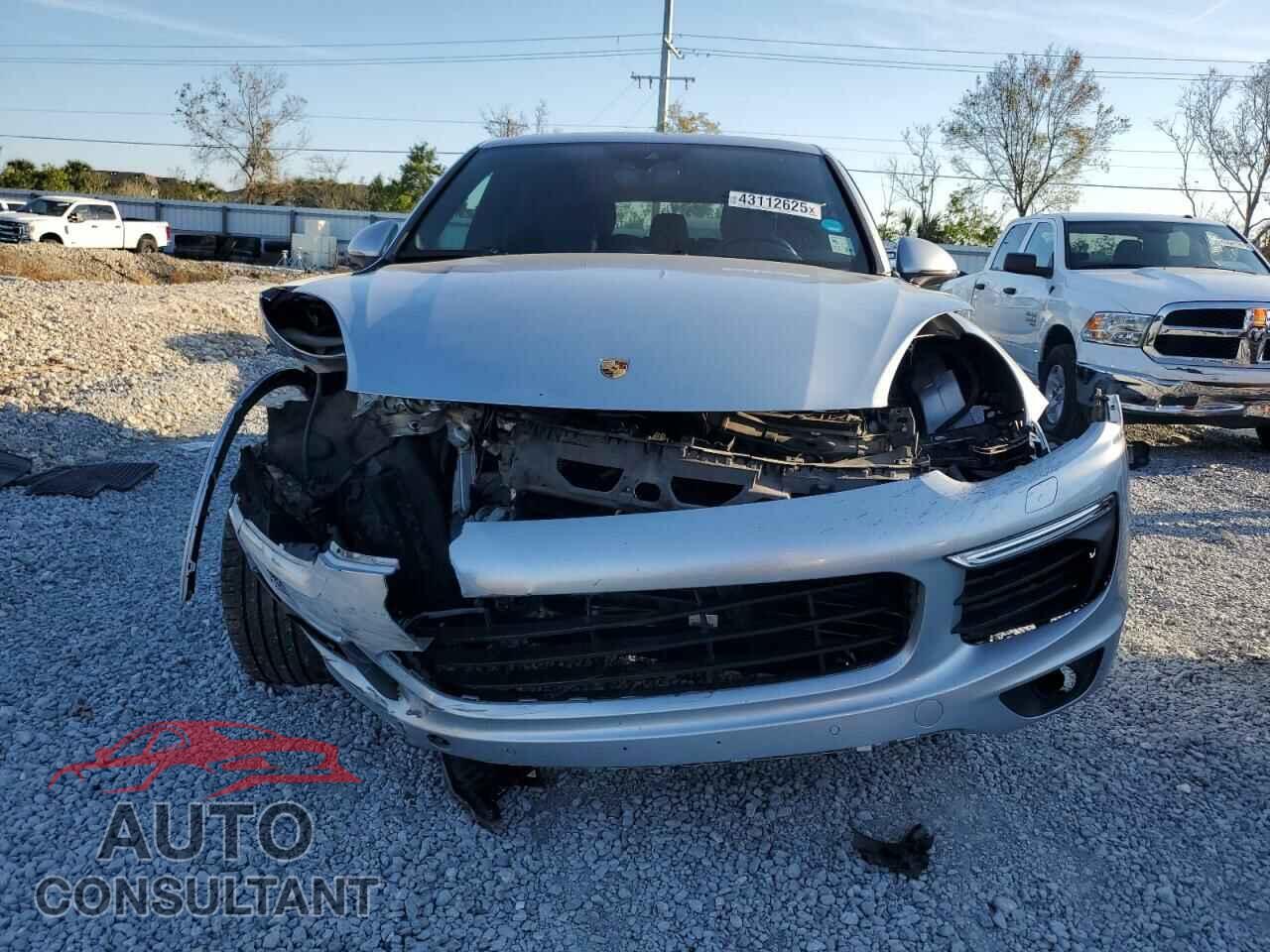 PORSCHE CAYENNE 2017 - WP1AA2A21HKA87497