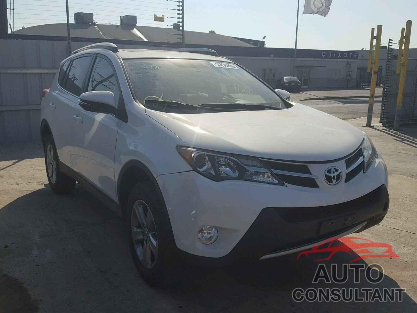 TOYOTA RAV4 XLE 2015 - JTMWFREV8FJ056790