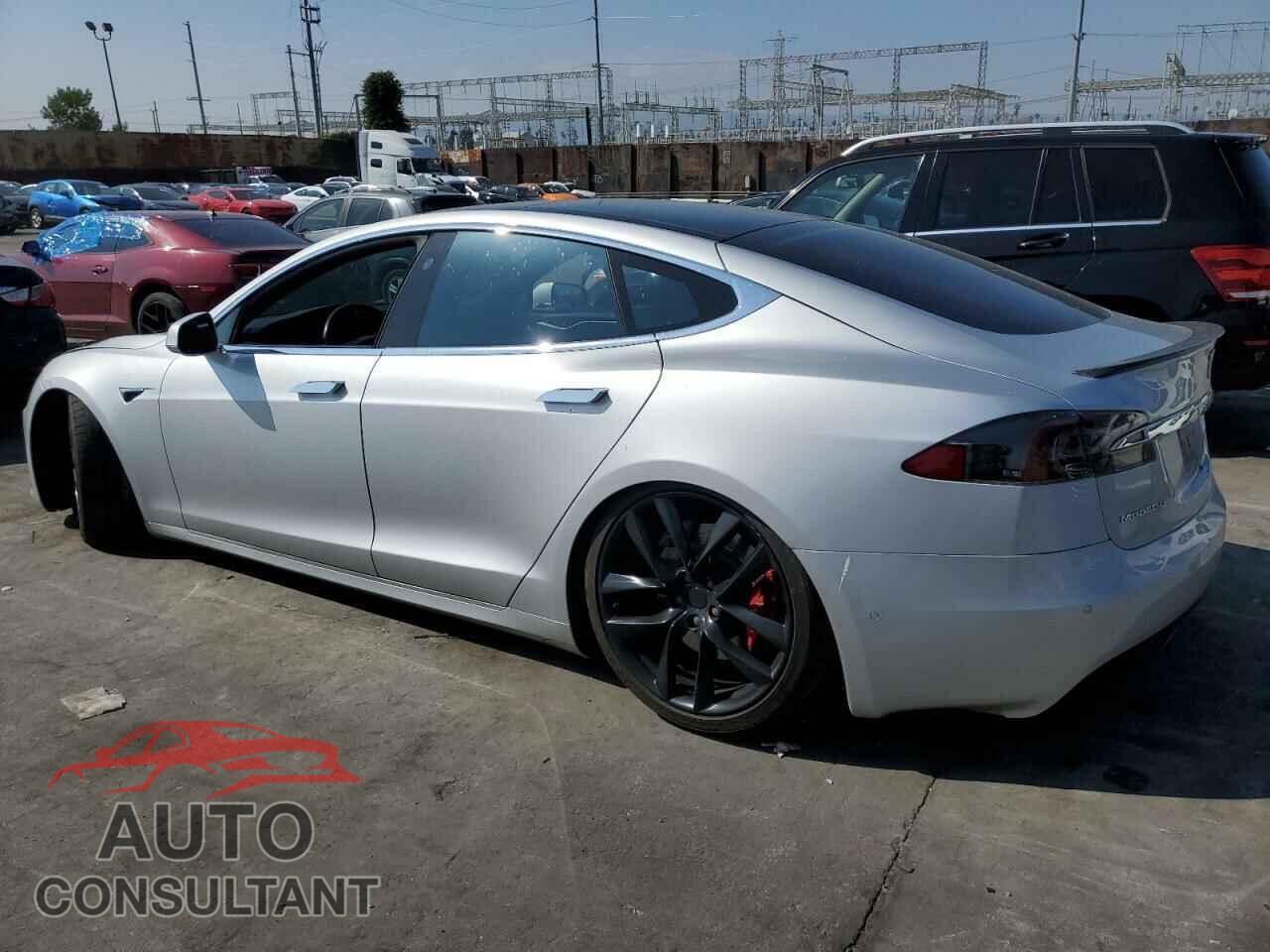 TESLA MODEL S 2018 - 5YJSA1E40JF265835