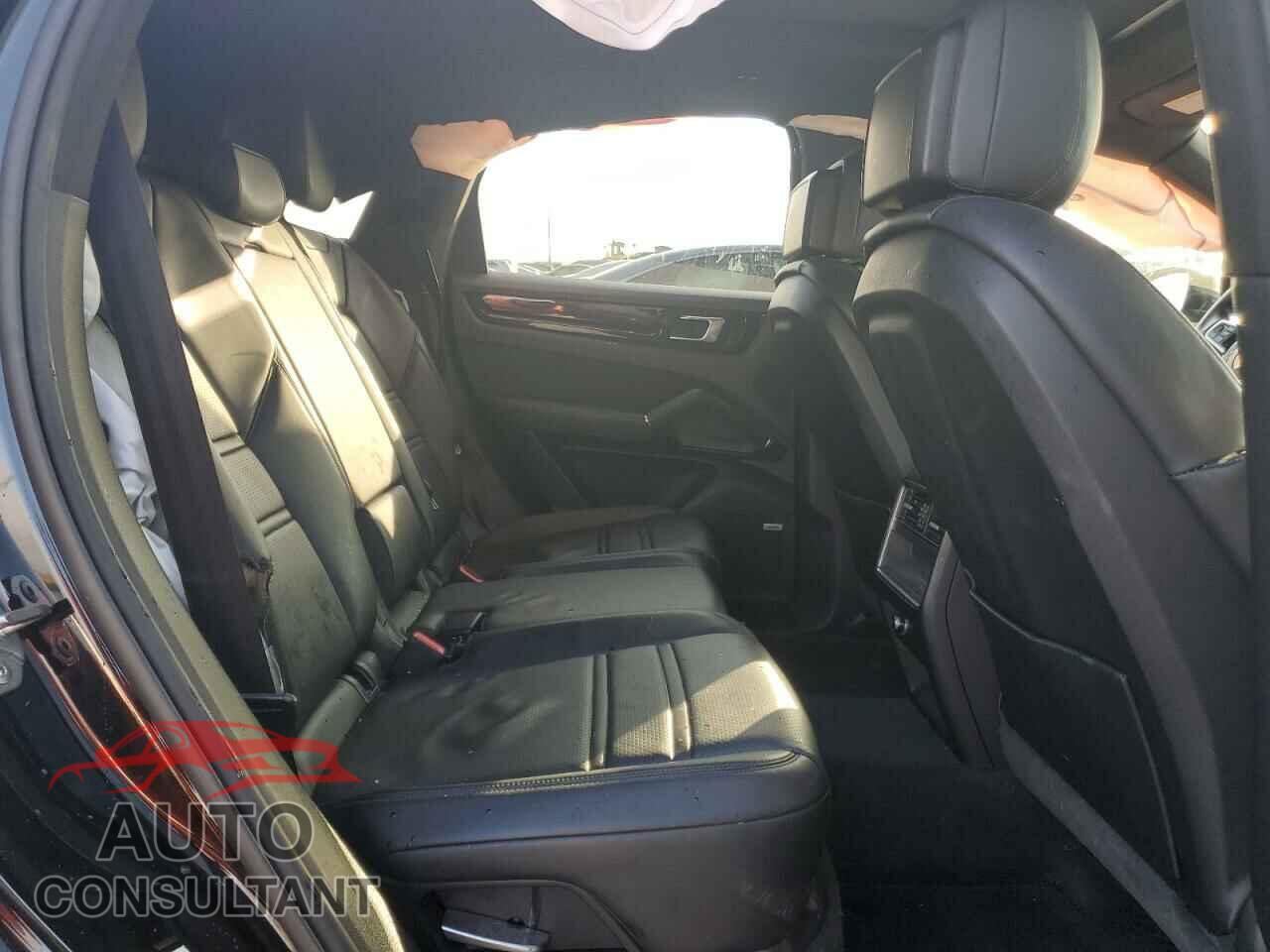 PORSCHE CAYENNE 2019 - WP1AA2AY7KDA10598
