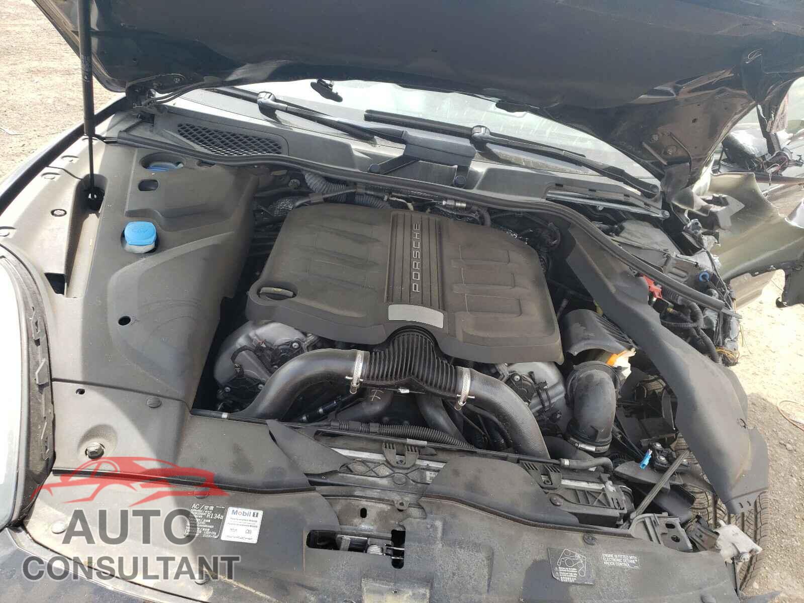 PORSCHE CAYENNE 2016 - WP1AB2A26GLA92796