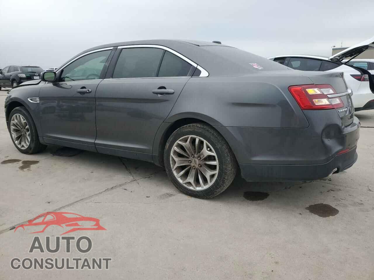 FORD TAURUS 2018 - 1FAHP2F86JG102439