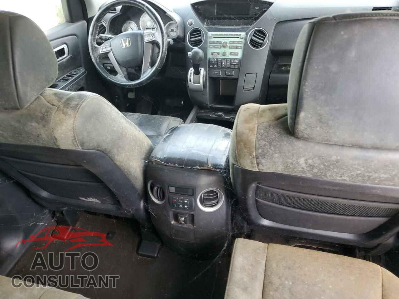 HONDA PILOT 2009 - 5FNYF38549B013996