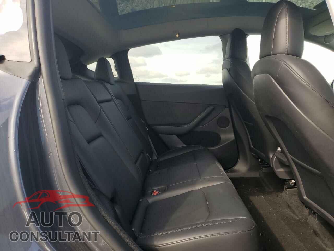 TESLA MODEL Y 2023 - 7SAYGDEF5PF606380