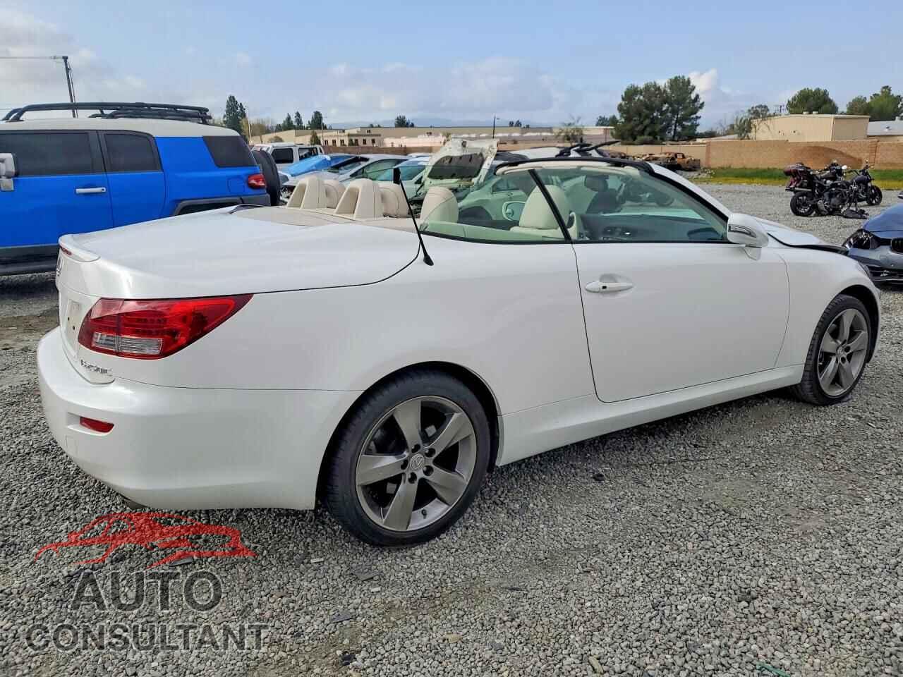 LEXUS IS 2011 - JTHFF2C21B2521039