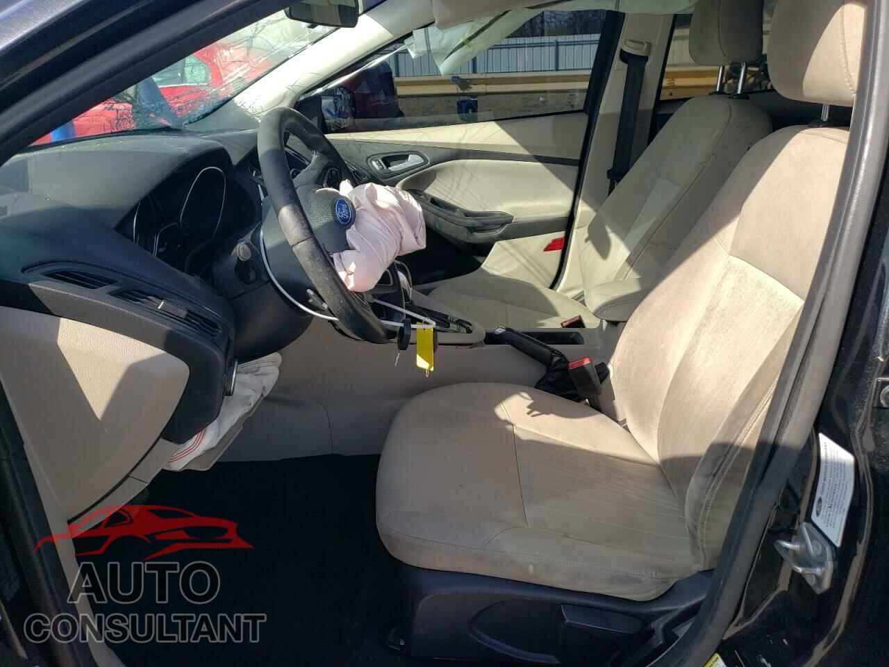 FORD FOCUS 2015 - 1FADP3F26FL375606