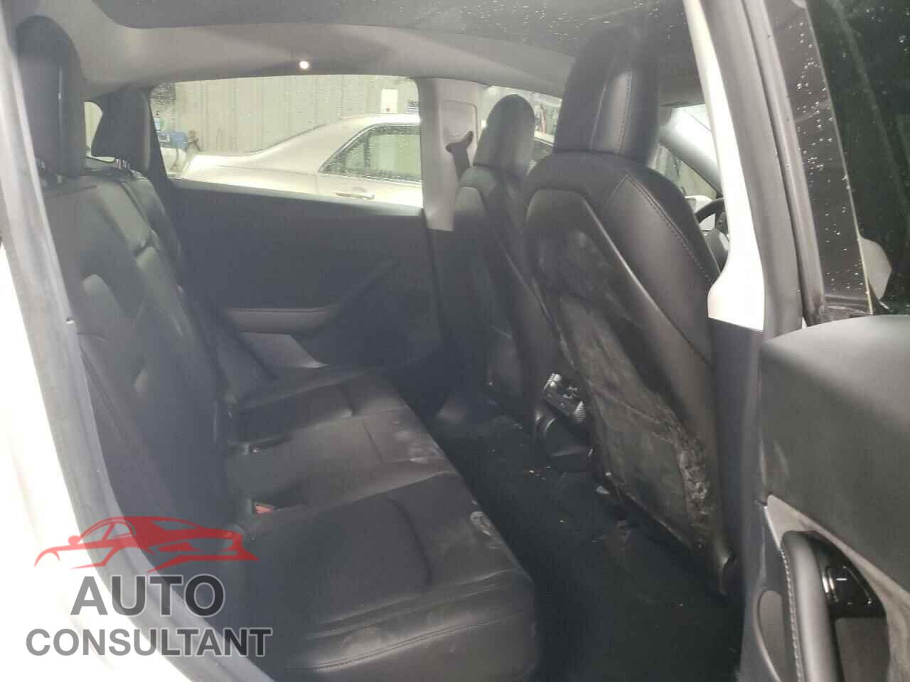 TESLA MODEL Y 2020 - 5YJYGDEE3LF014359