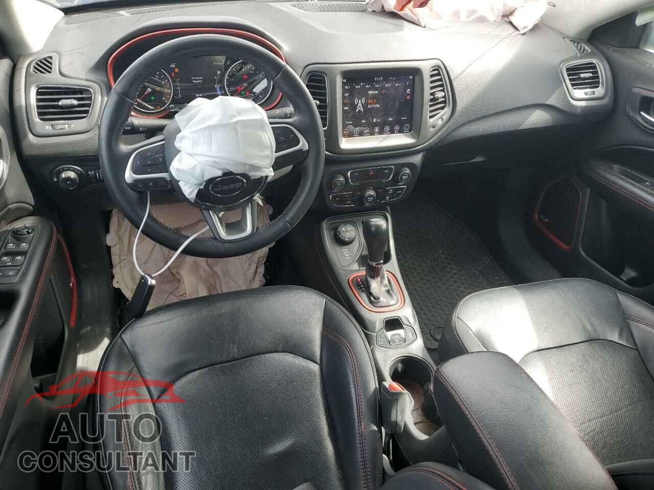 JEEP COMPASS 2019 - 3C4NJDDB7KT754024
