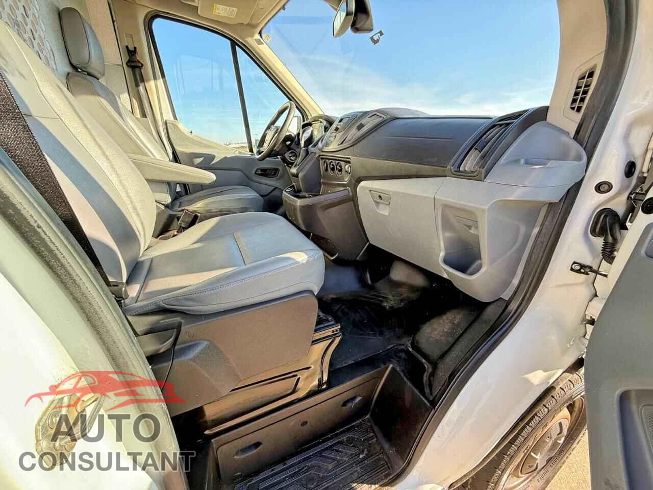 FORD TRANSIT 2018 - 1FTYR2CMXJKB45040