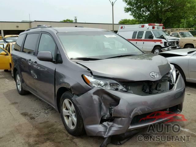 TOYOTA SIENNA LE 2015 - 5TDKK3DC5FS639862