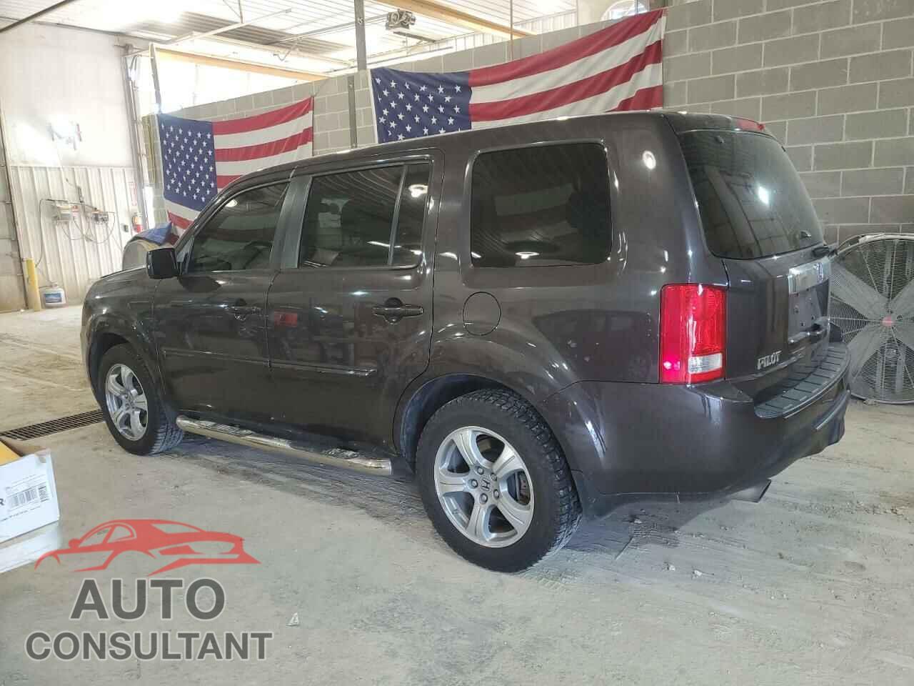 HONDA PILOT 2015 - 5FNYF4H45FB018312