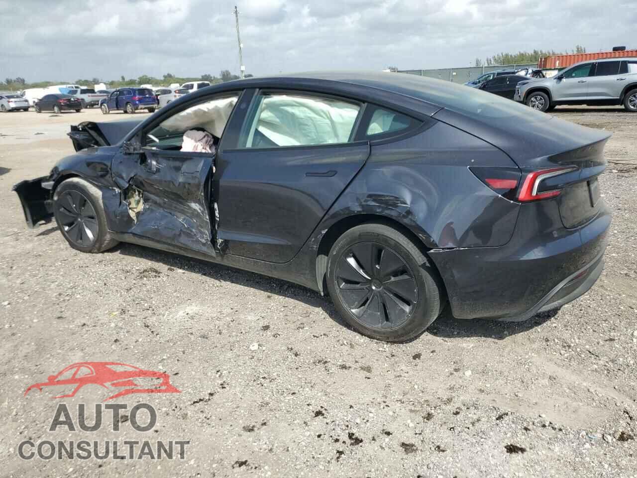 TESLA MODEL 3 2024 - 5YJ3E1EA5RF742432
