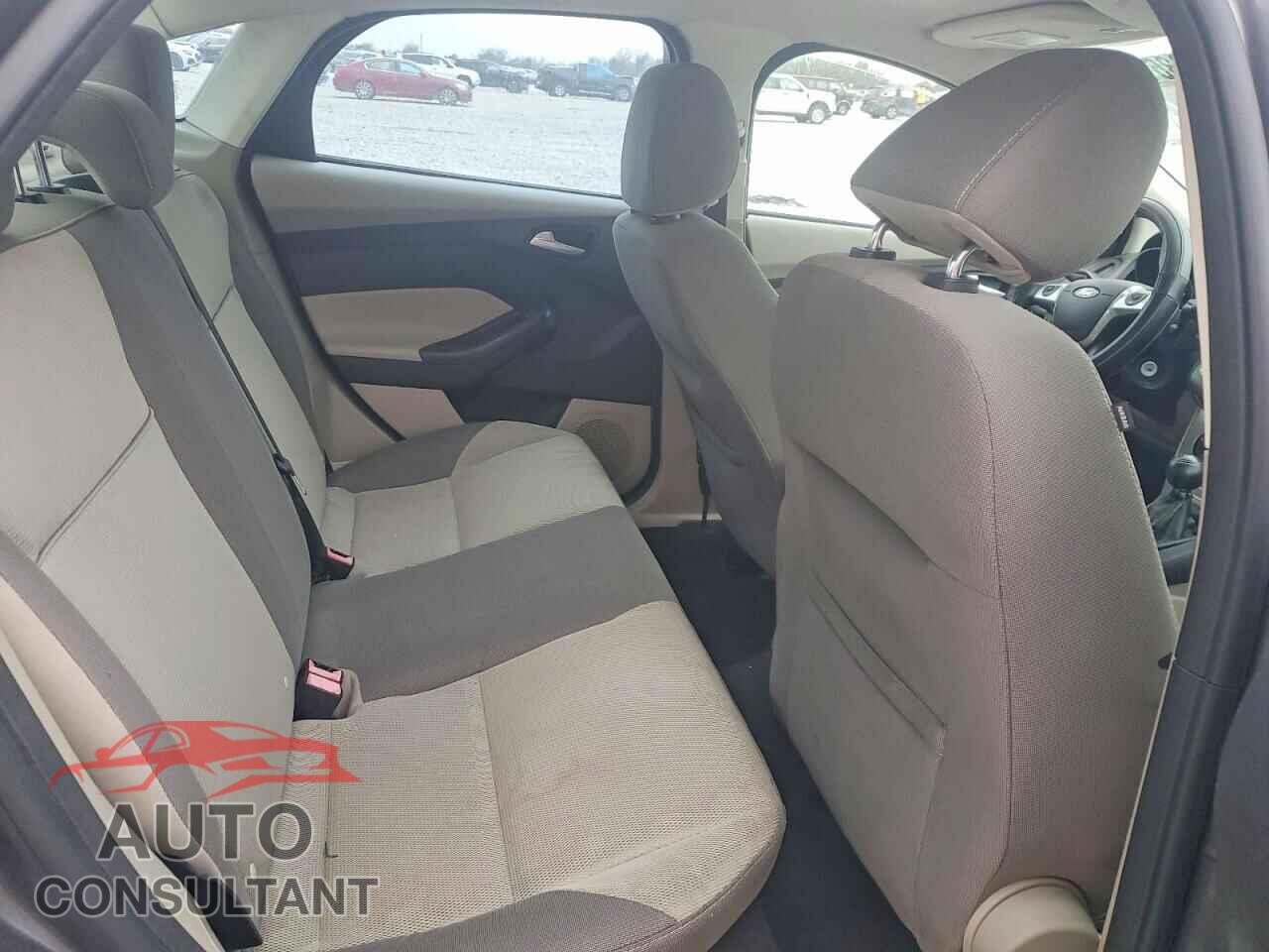 FORD FOCUS 2014 - 1FADP3F24EL142273