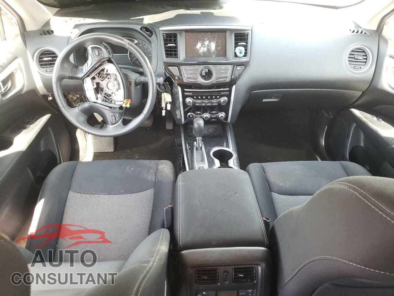 NISSAN PATHFINDER 2017 - 5N1DR2MM6HC666236