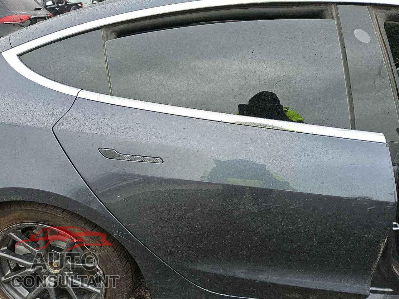 TESLA MODEL 3 2019 - 5YJ3E1EA4KF407409